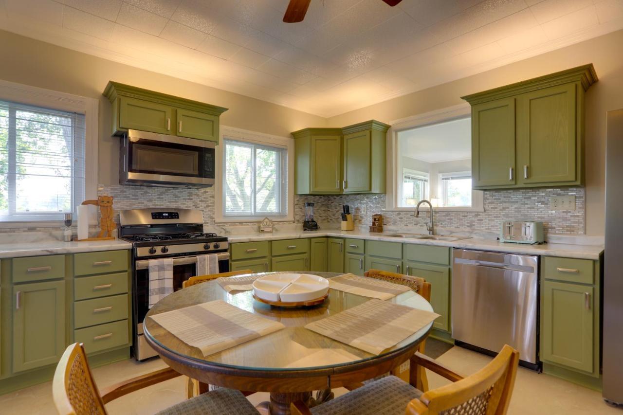 Welcoming Port Clinton Vacation Rental! Bagian luar foto