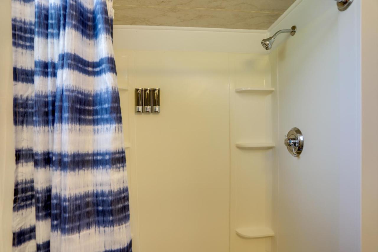 Welcoming Port Clinton Vacation Rental! Bagian luar foto