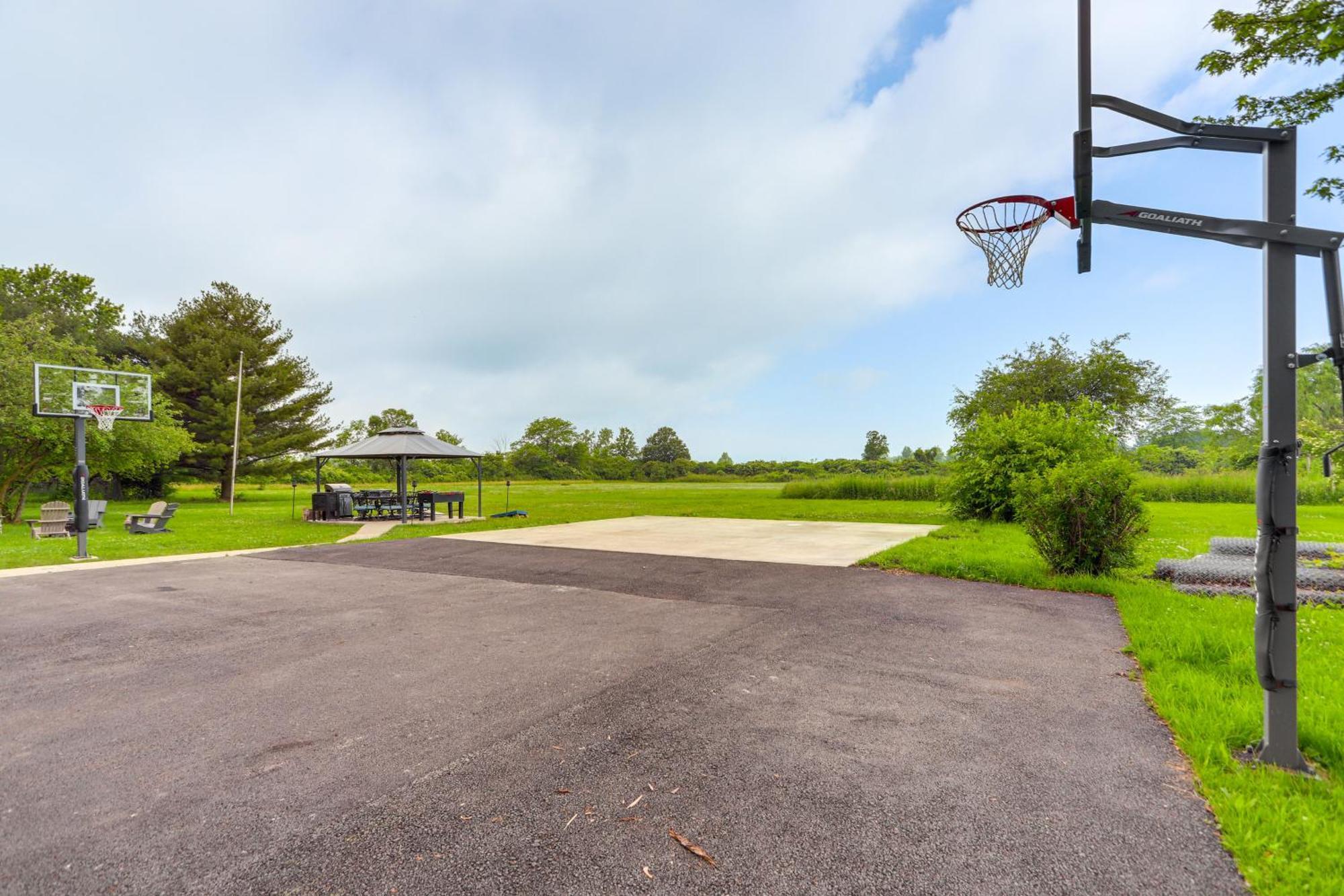Welcoming Port Clinton Vacation Rental! Bagian luar foto